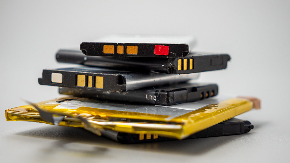 How to Properly Dispose of Lithium-ion Batteries