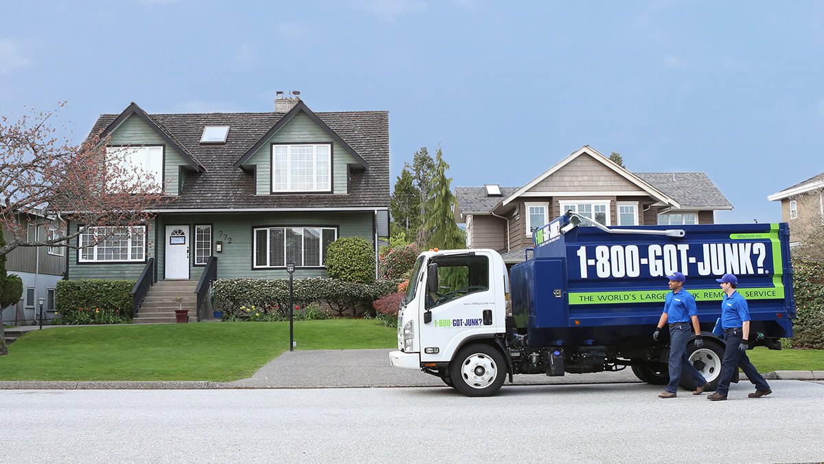 How to Remove Mold From Walls